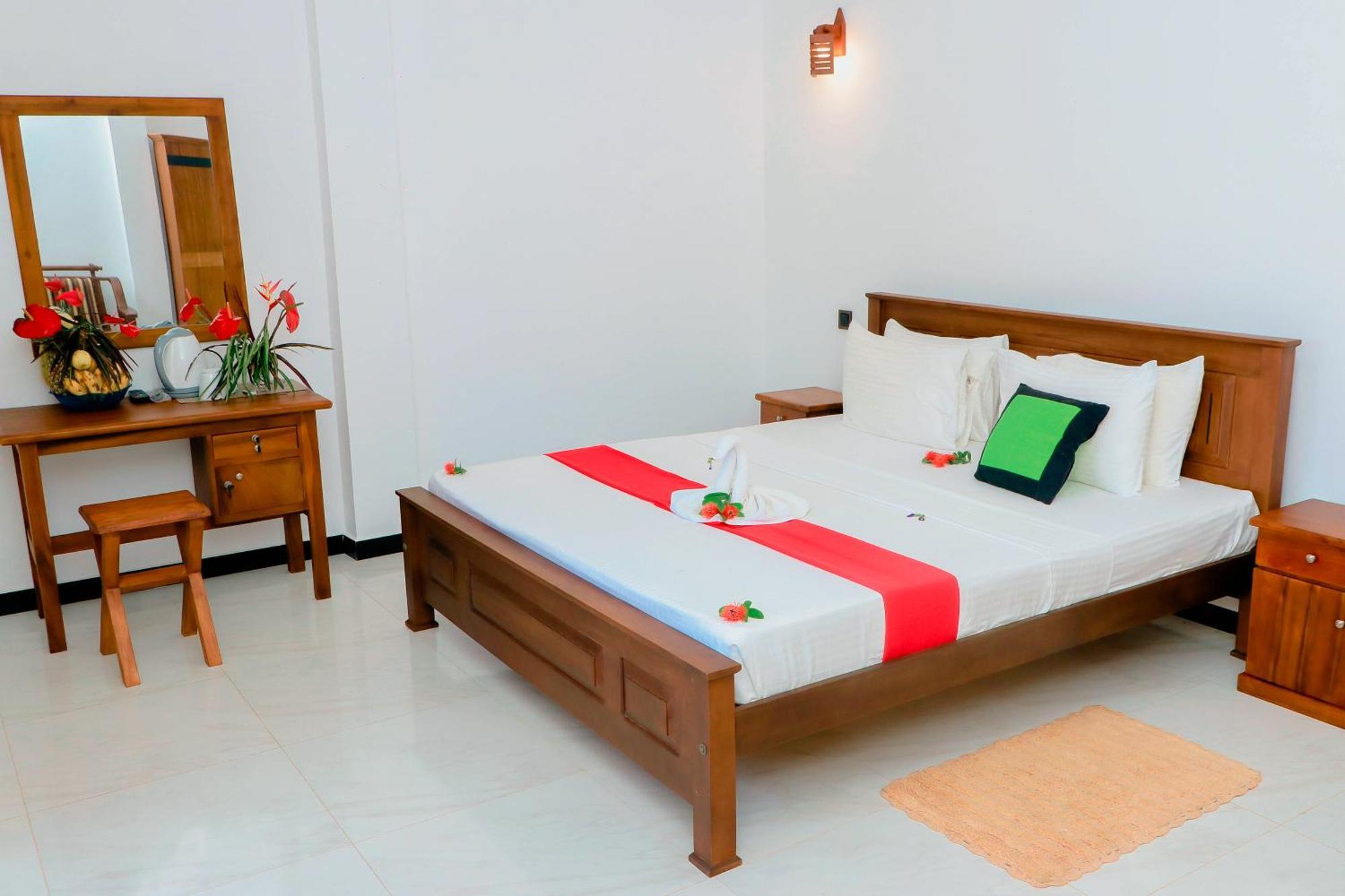 אהנגאמה Dk Zur Einkenr Hotel מראה חיצוני תמונה